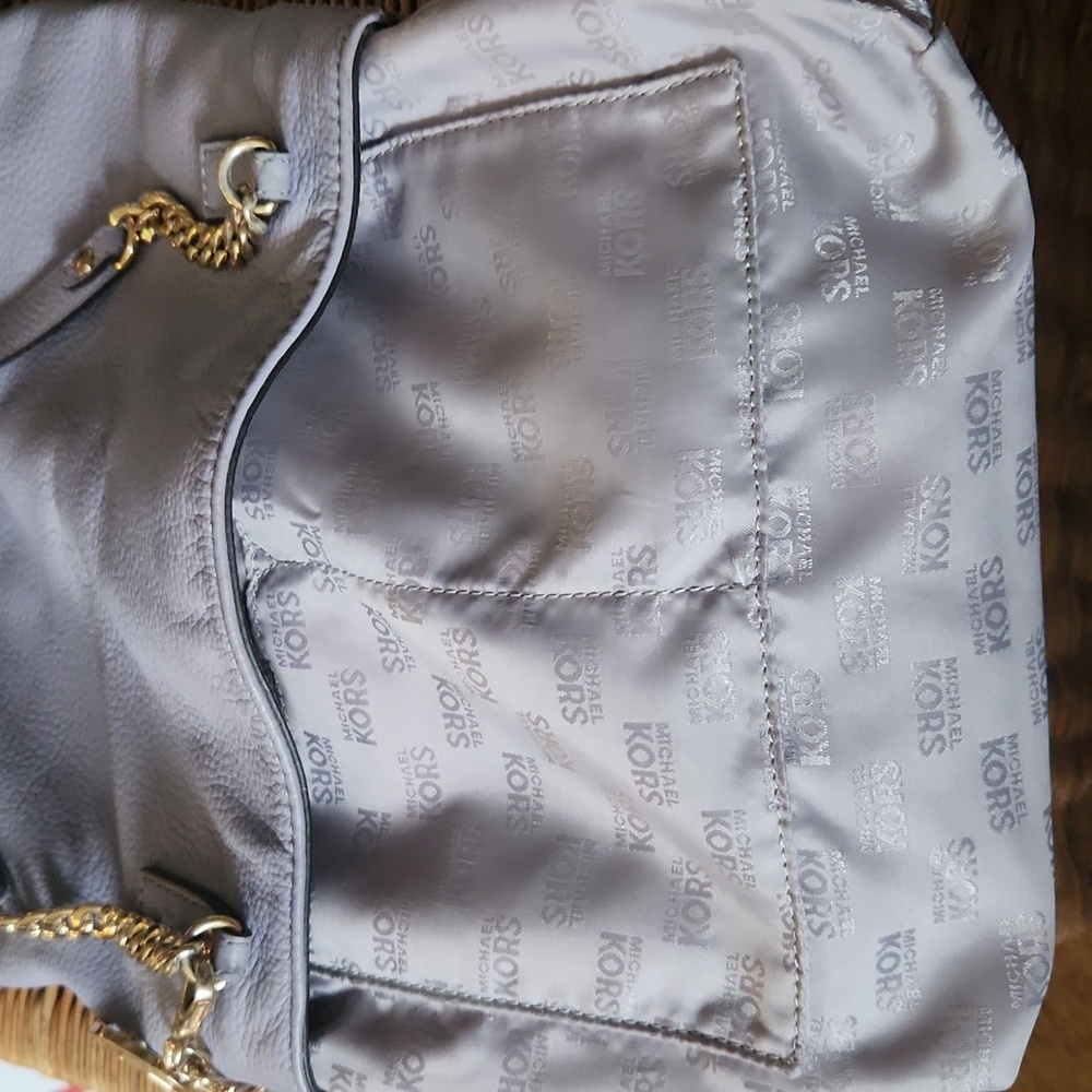 Michael Kors lavender shoulder bag - Picture 7 of 10